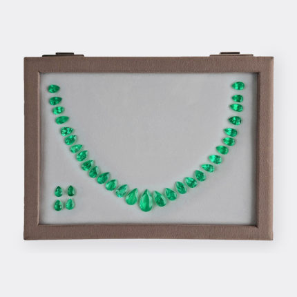 COLOMBIAN EMERALD LAYOUT